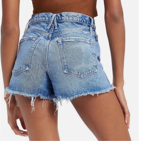 Good American Good '90s Distressed Indigo Short- 27/4 - Picture 2 of 10